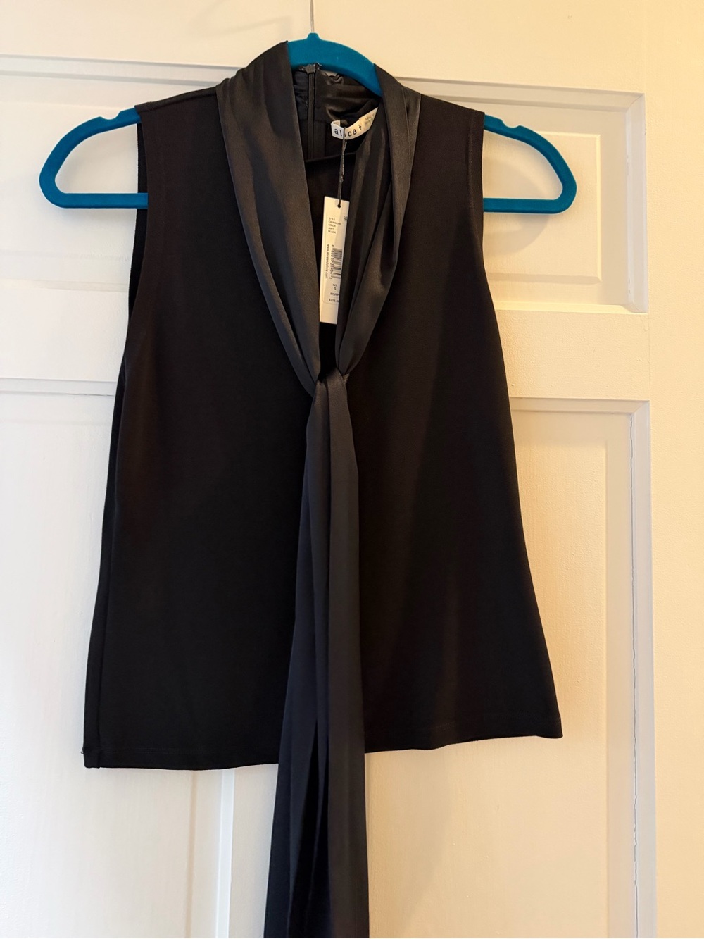 Alice + Olivia Sleeveless Tie-Neck Black Women's Top, size small